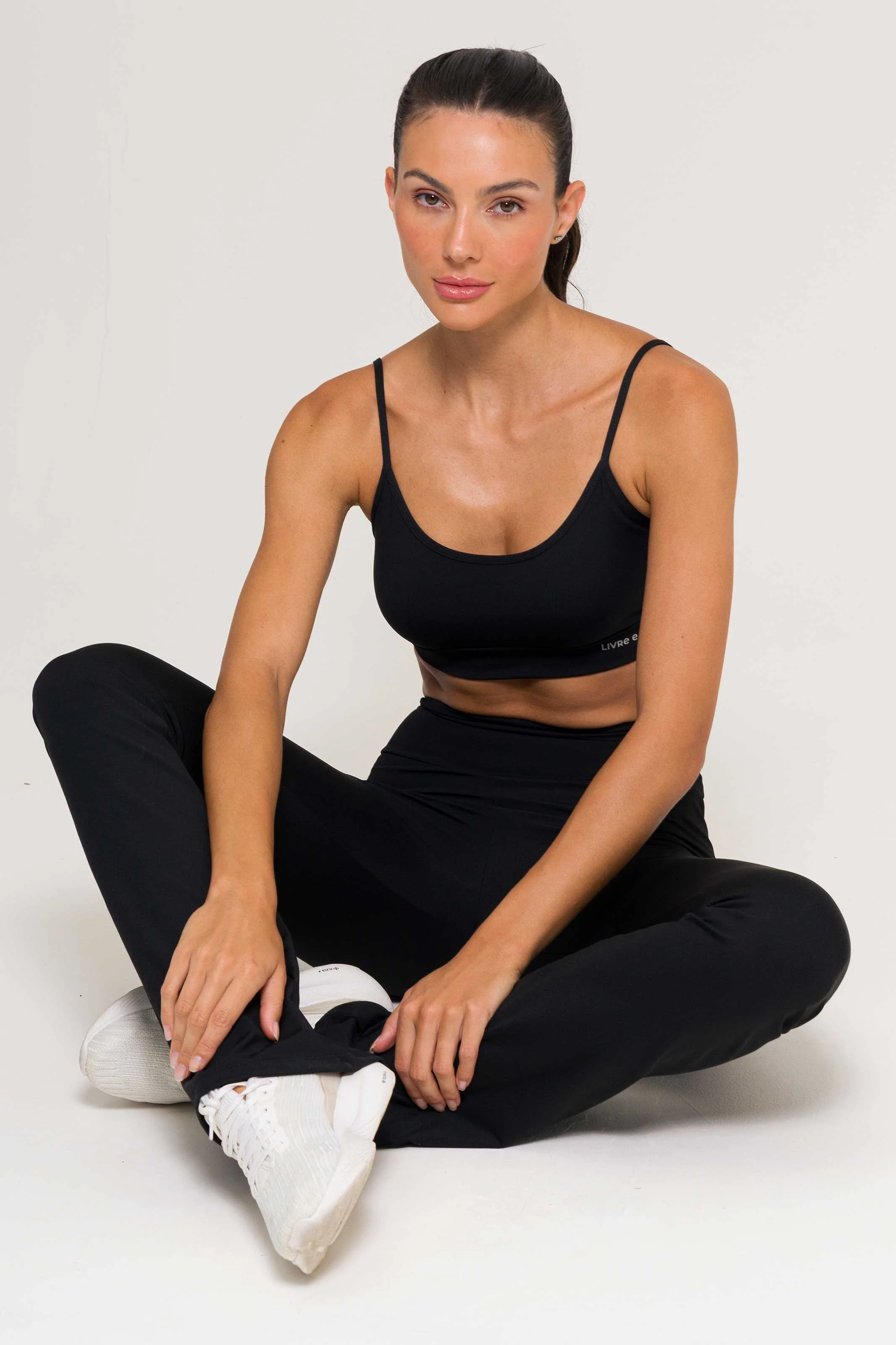 Calça Flare de Poliamida Preta - Image 5