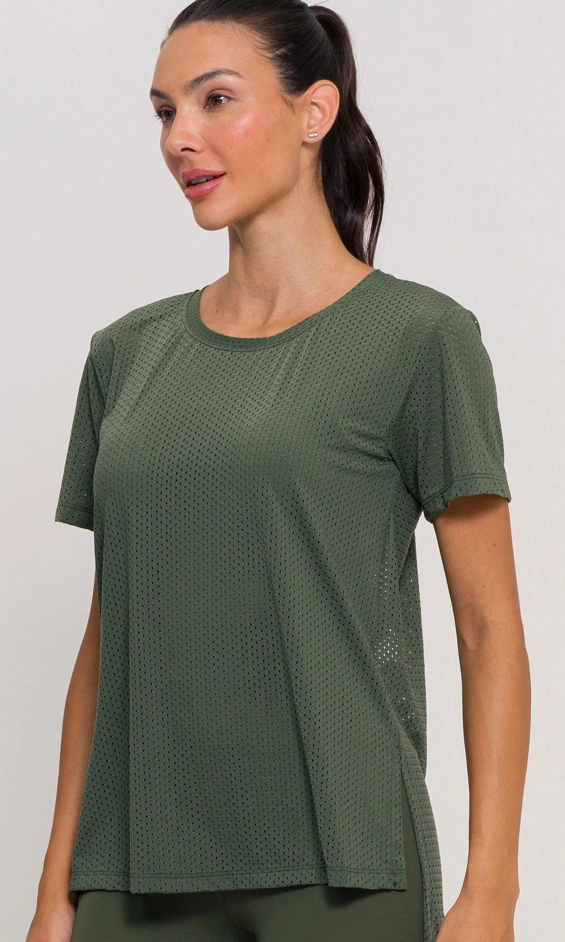 Blusa com Fenda Lateral Furadinha Verde - Image 3