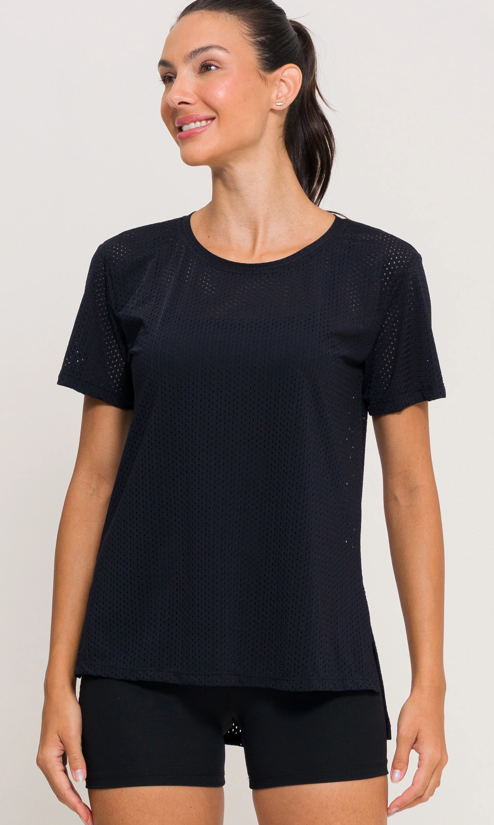 Blusa com Fenda Lateral Furadinha Preta - Image 5