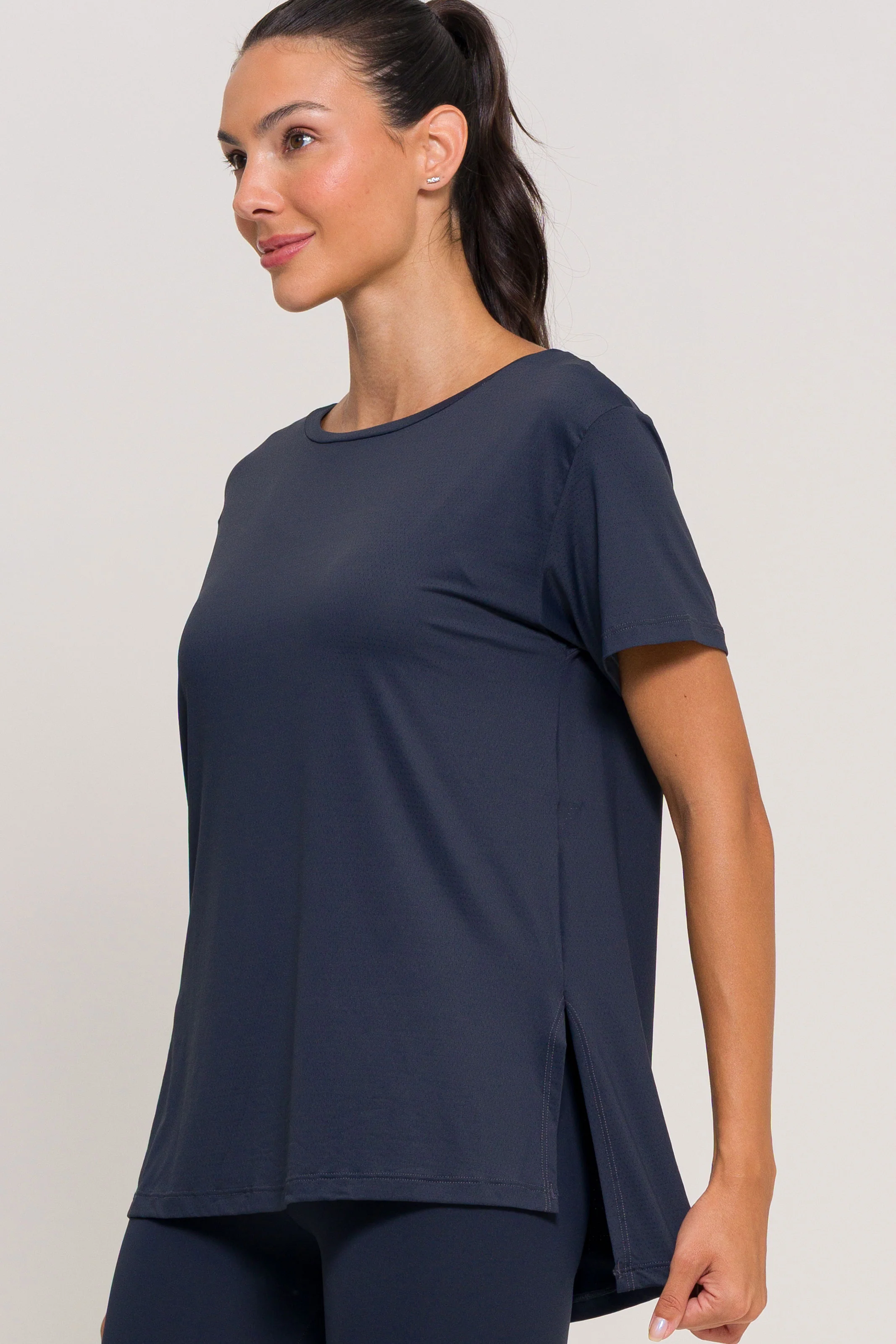 Blusa com Fenda na Lateral Chumbo - Image 3