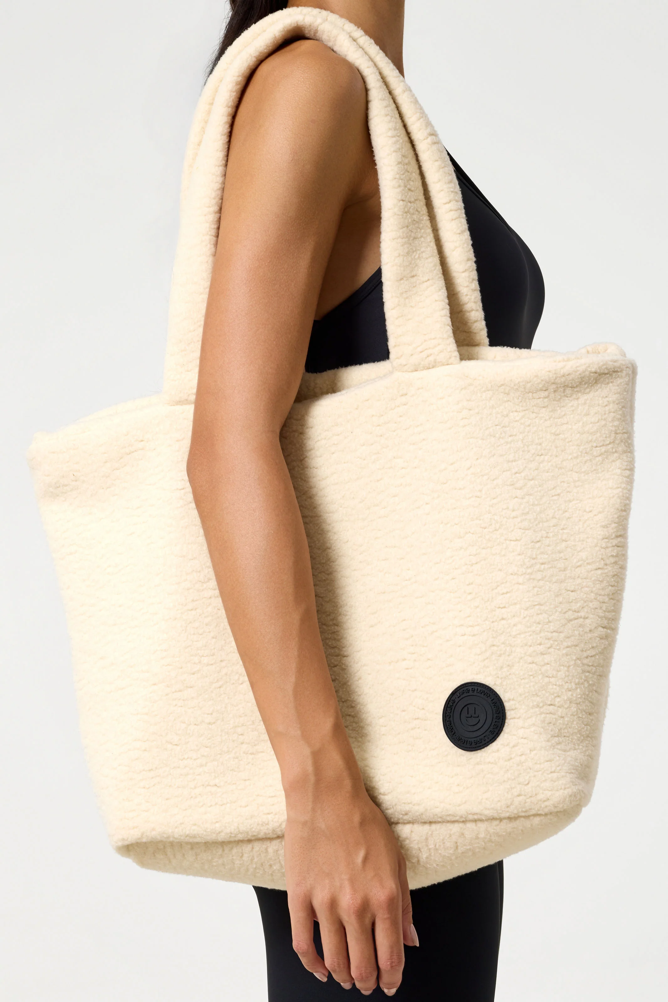 Bolsa Peluciada Bege - Image 5
