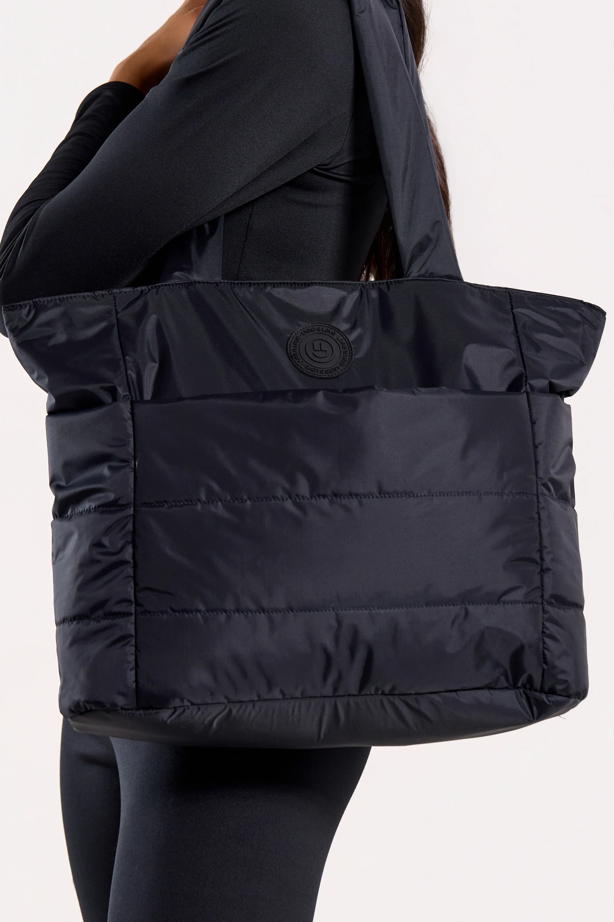 Bolsa Puffer Preta - Image 4
