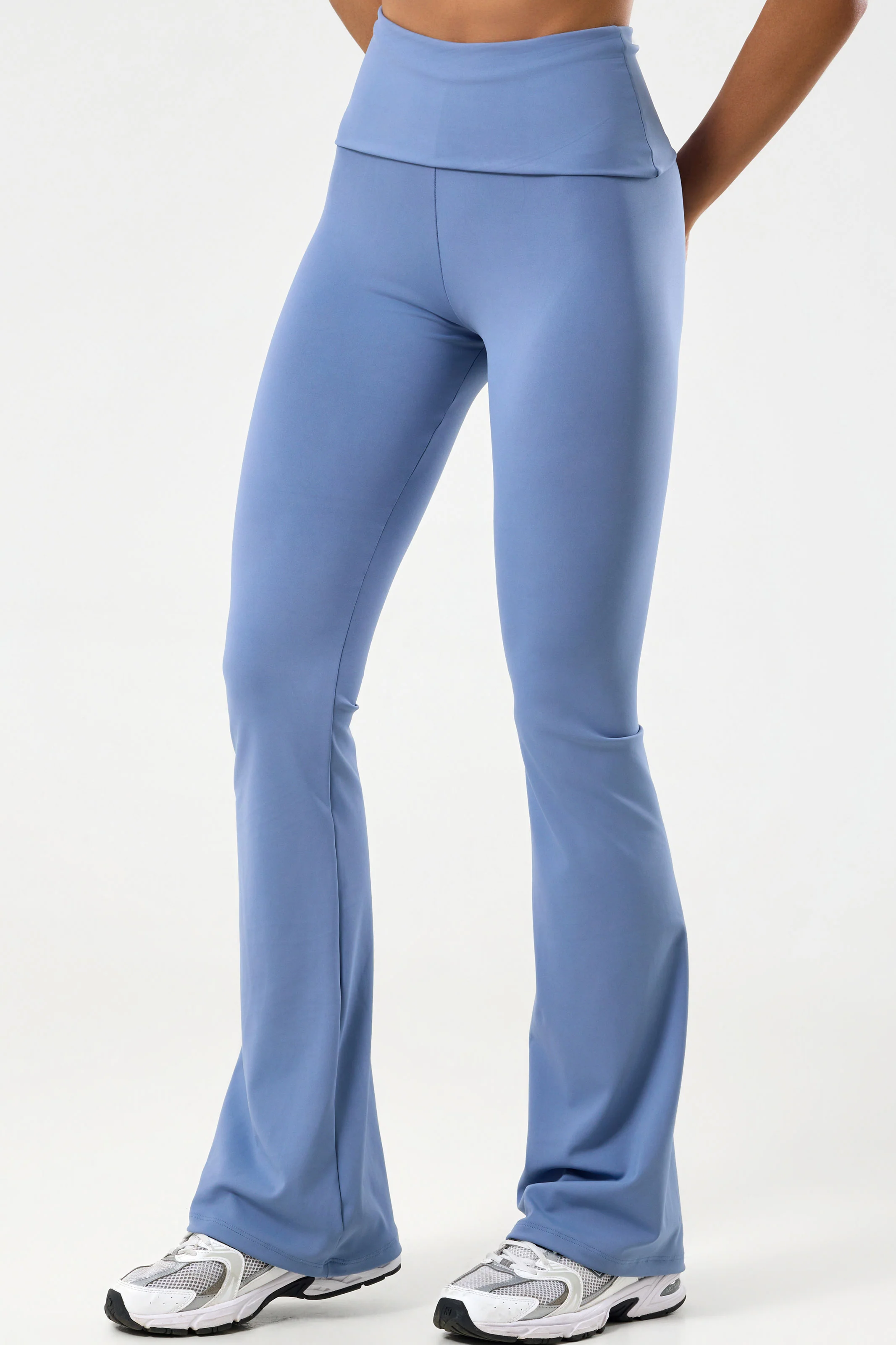 Calça Flare com Cós de Virar Azul Claro - Image 2