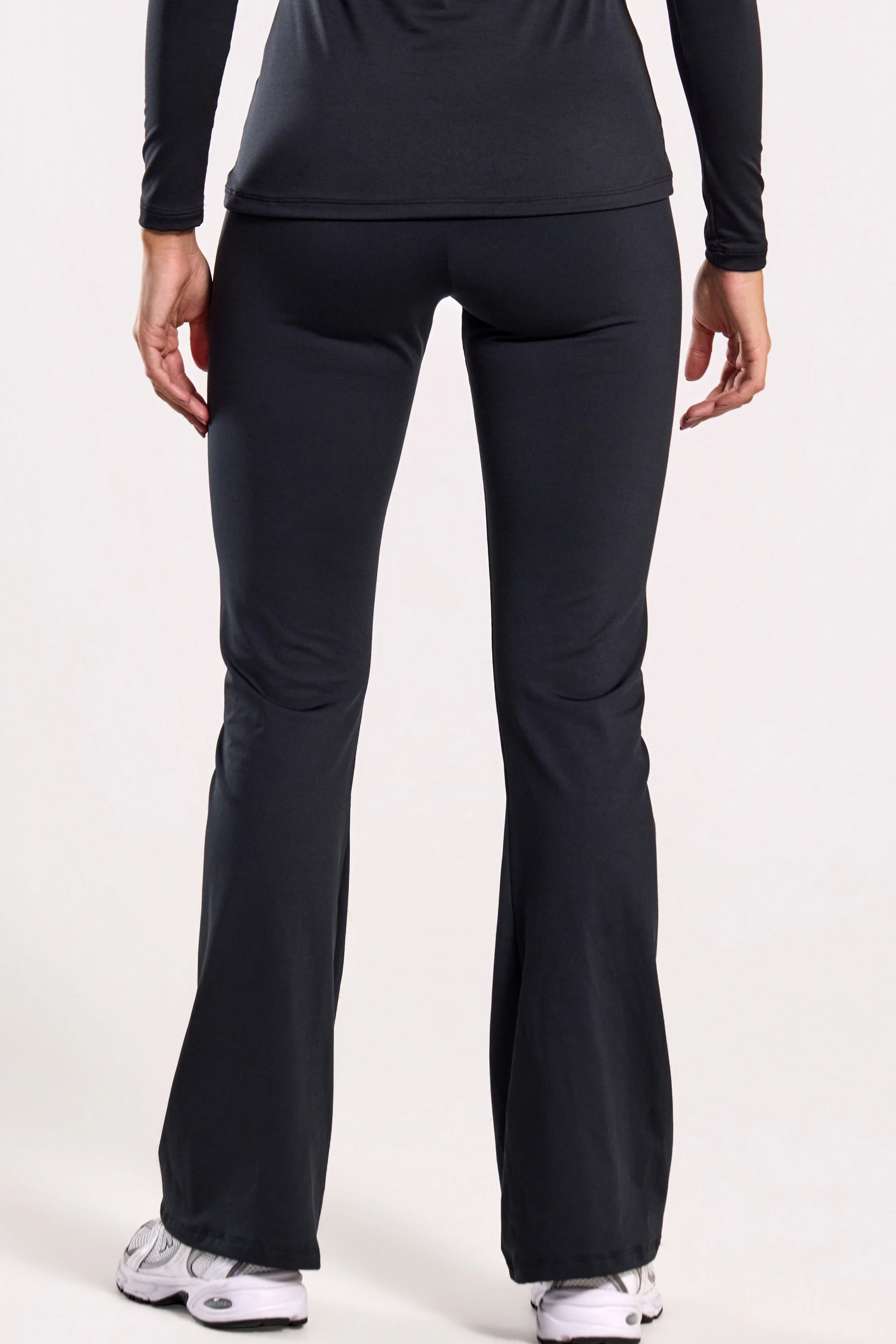 Calça Flare Térmica Preta - Image 3