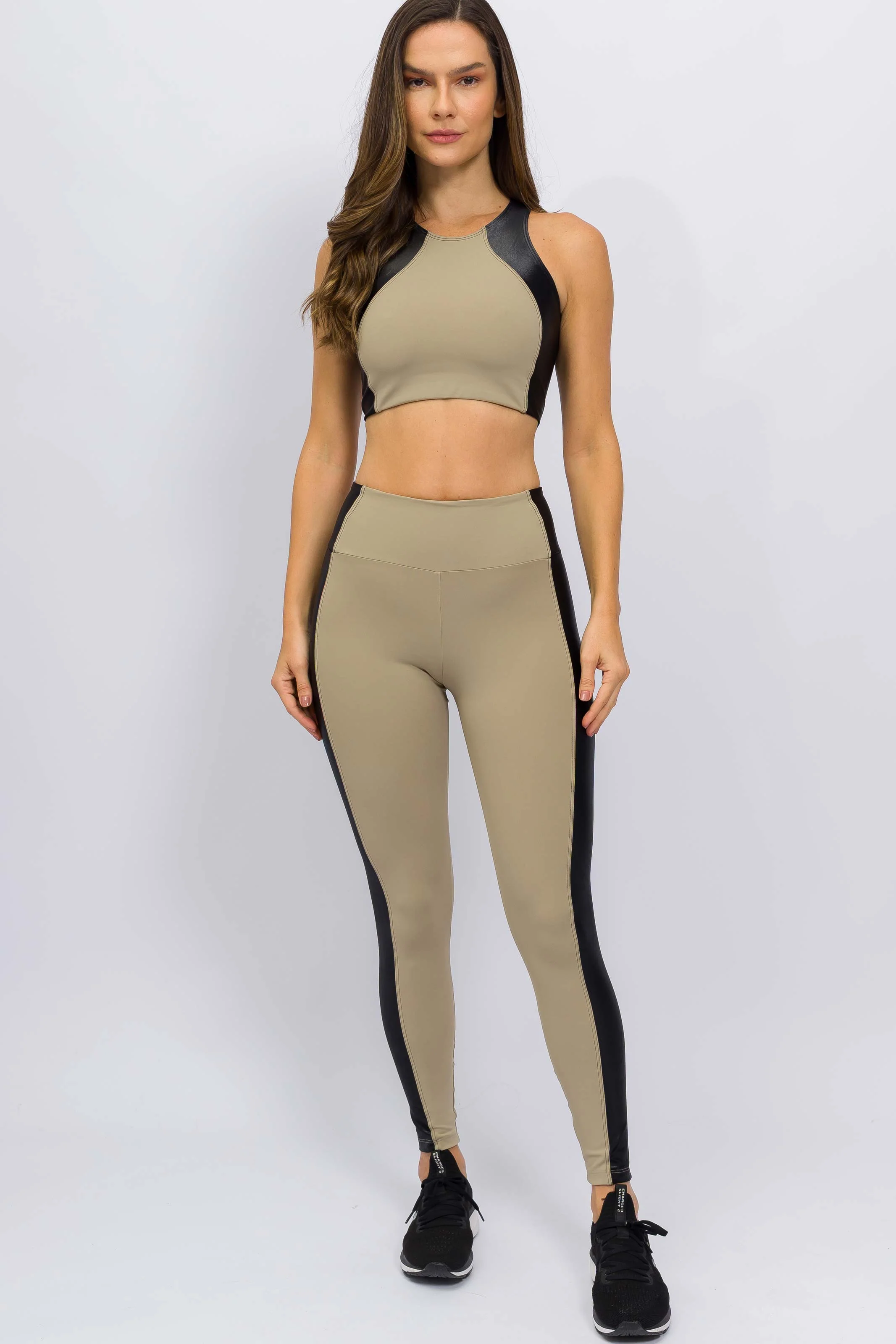 Conjunto Cropped e Legging com Recorte Preto - Image 2