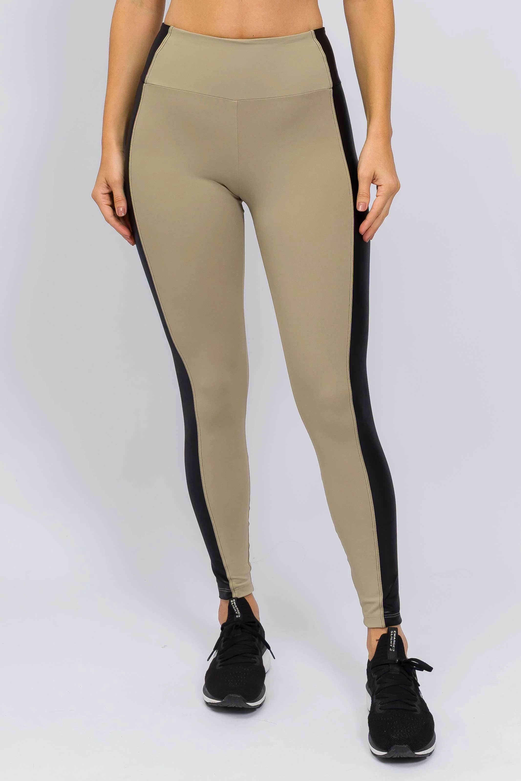 Conjunto Cropped e Legging com Recorte Preto - Image 4