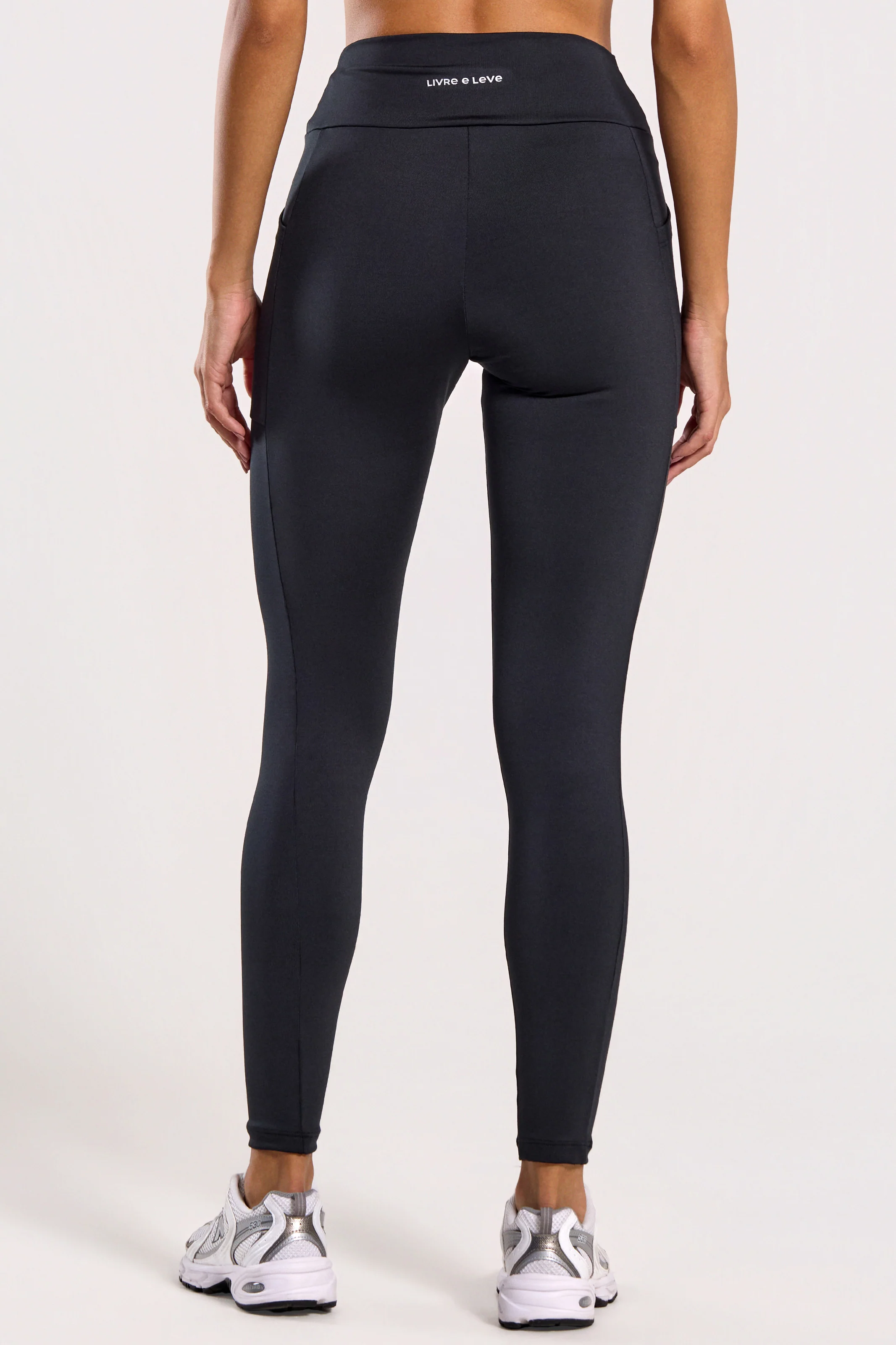 Legging Térmica com Bolso Preta - Image 3