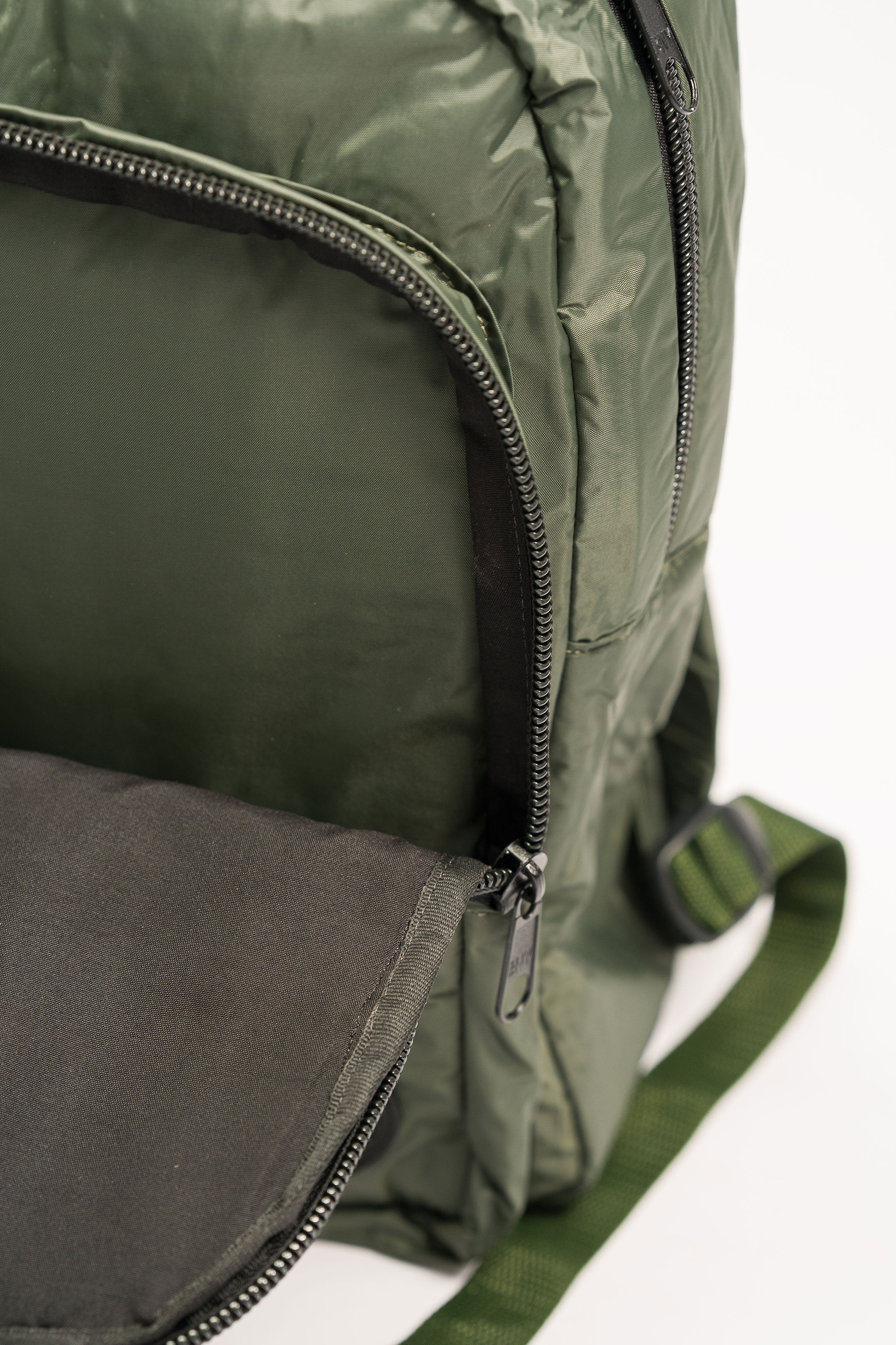Mochila Basic Verde - Image 4