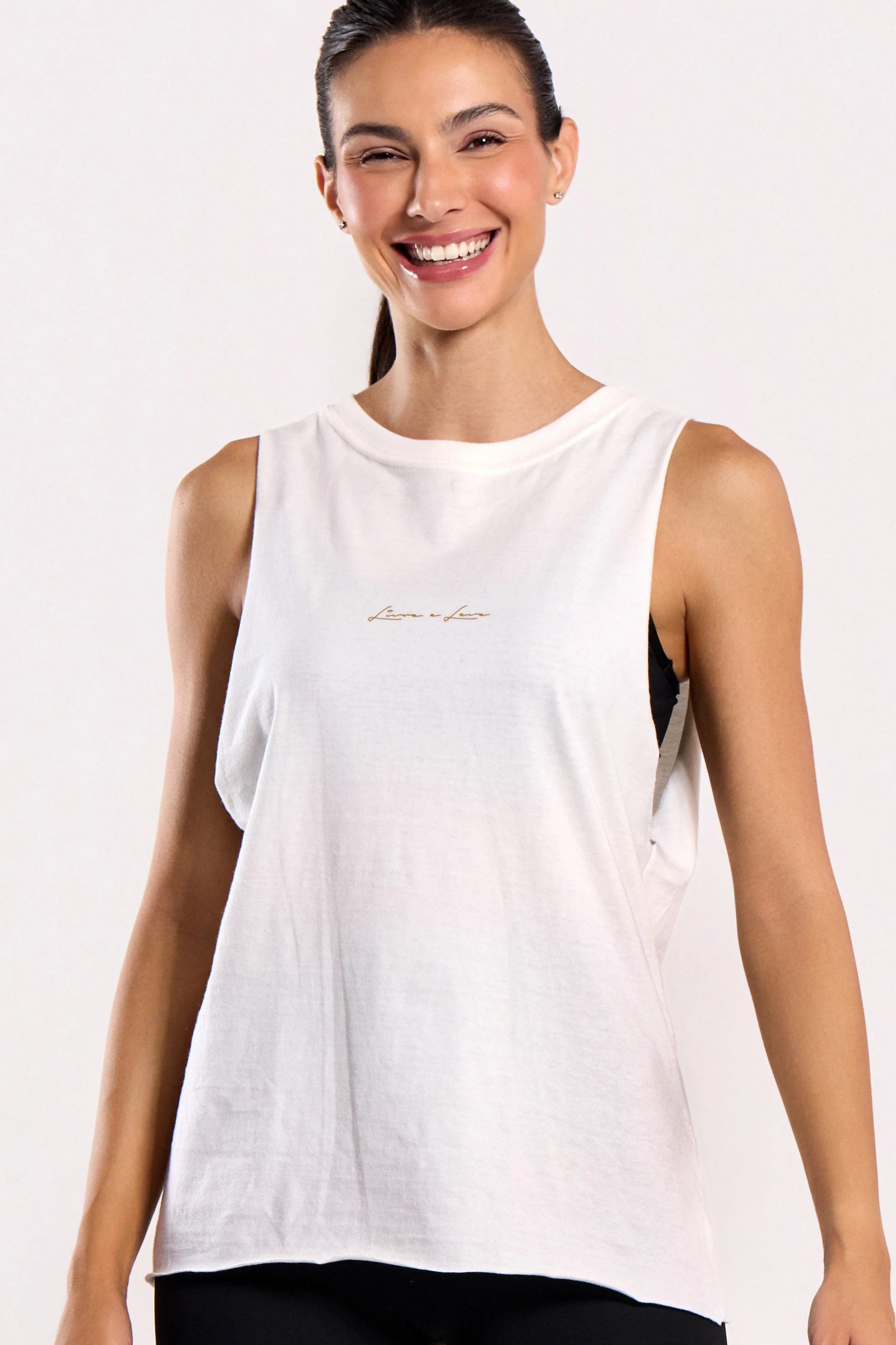 Regata Cavada Off-White Livre e Leve