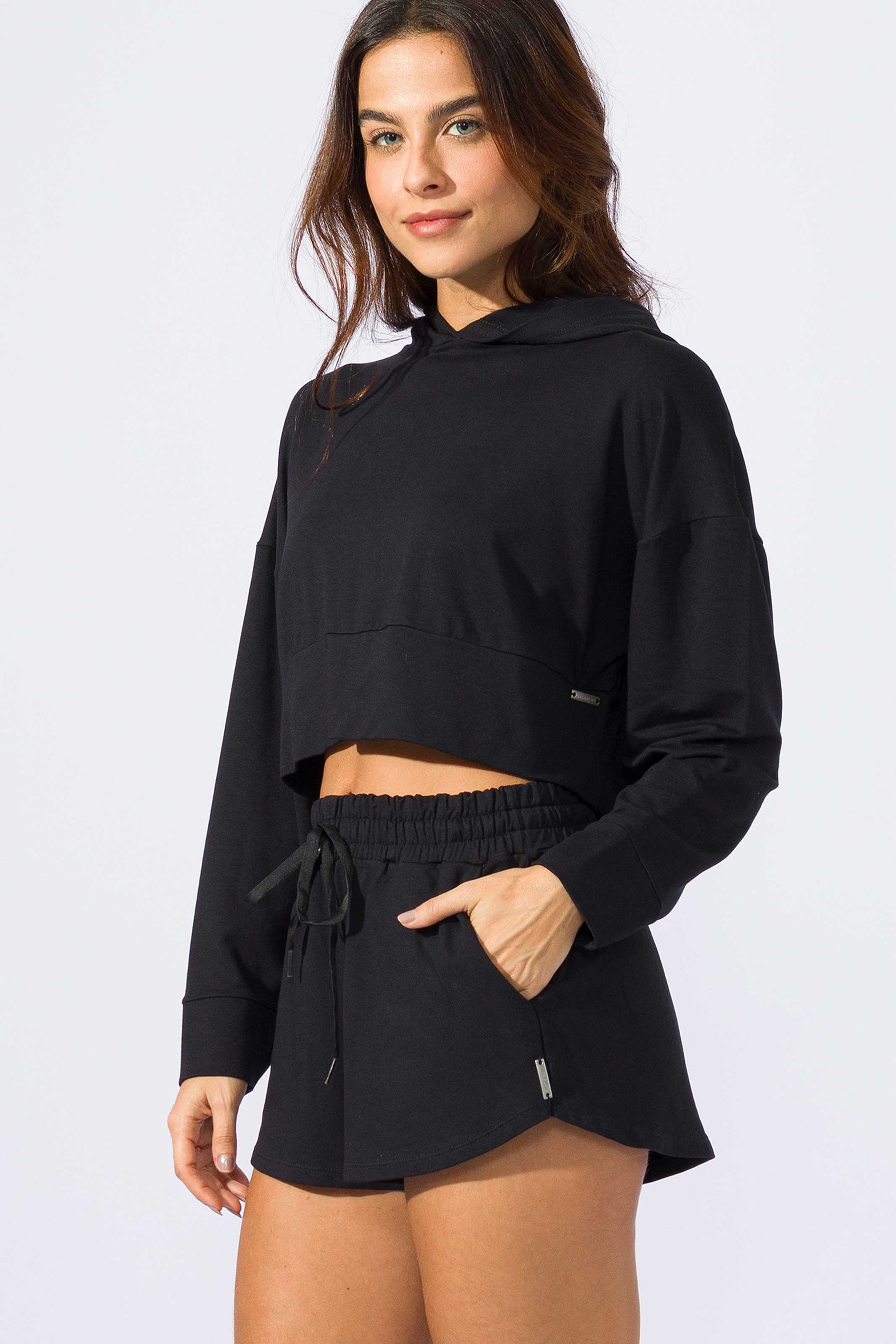 Short Soltinho com Bolso Preto - Image 3