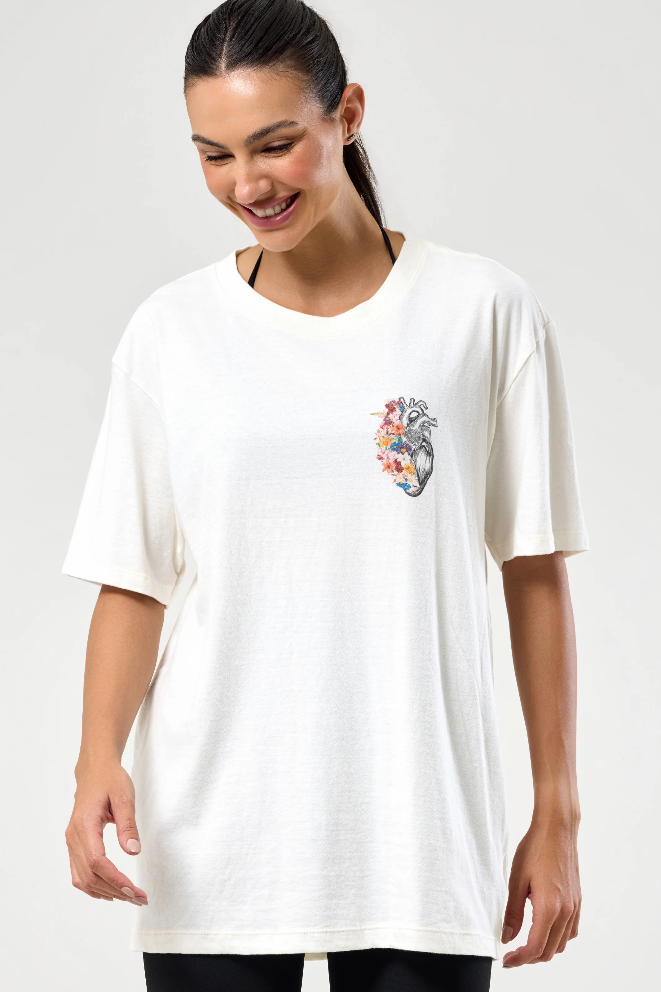 T-Shrit Oversized Coração Florido - Image 4